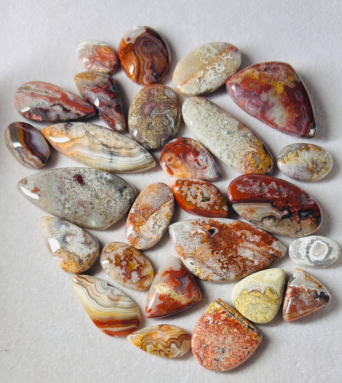 Agate Gemstone Meaning, Uses, and Beauty in Jewelry Design